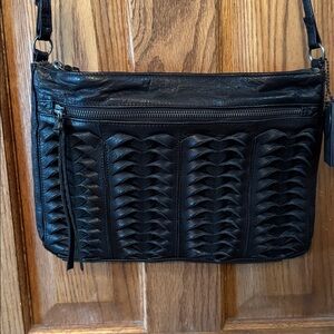 Woven Pattern Leather Shoulder Bag - Tan
